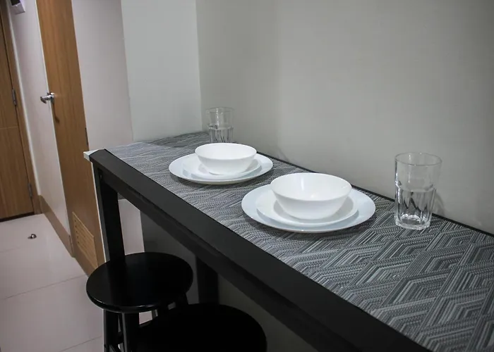 Cozy 642 1br Shore3 Residence, Amenity Pool View, Near Airport, Ikea, Moa, Smx, Pasay City, Apartment *
